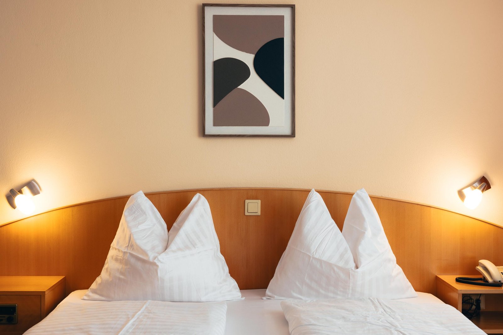 Naturzimmer Bad Loipersdorf | B&B Number 1 Thermenland | Pension Bad Loipersdorf Nähe Therme Loipersdorf B&B Number 1 Helles Dreibettzimmer im B&B Number 1 Bad Loipersdorf mit Komfortbett, Flachbild-TV und geschmackvoll ausgewähltem Interieur