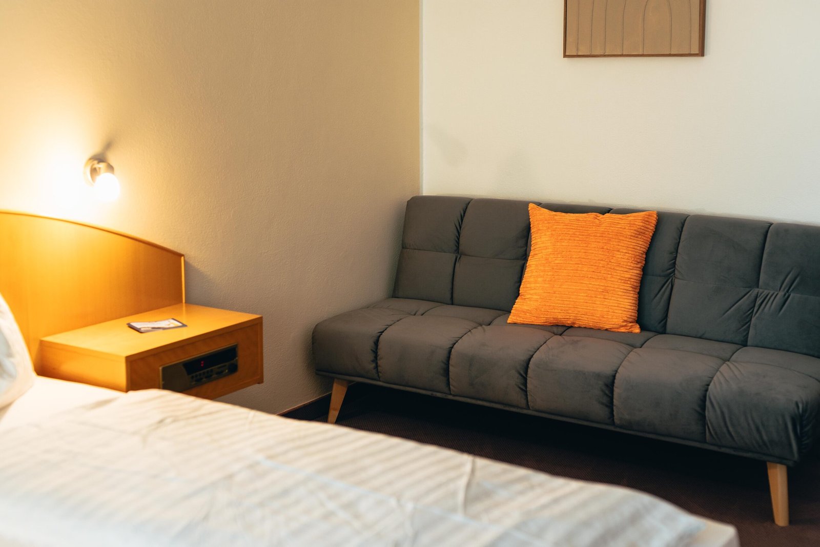 Naturzimmer Bad Loipersdorf | B&B Number 1 Thermenland | Pension Bad Loipersdorf Nähe Therme Loipersdorf B&B Number 1 Helles Doppelzimmer im B&B Number 1 Bad Loipersdorf mit Komfortbett, Flachbild-TV und geschmackvoll ausgewähltem Interieur