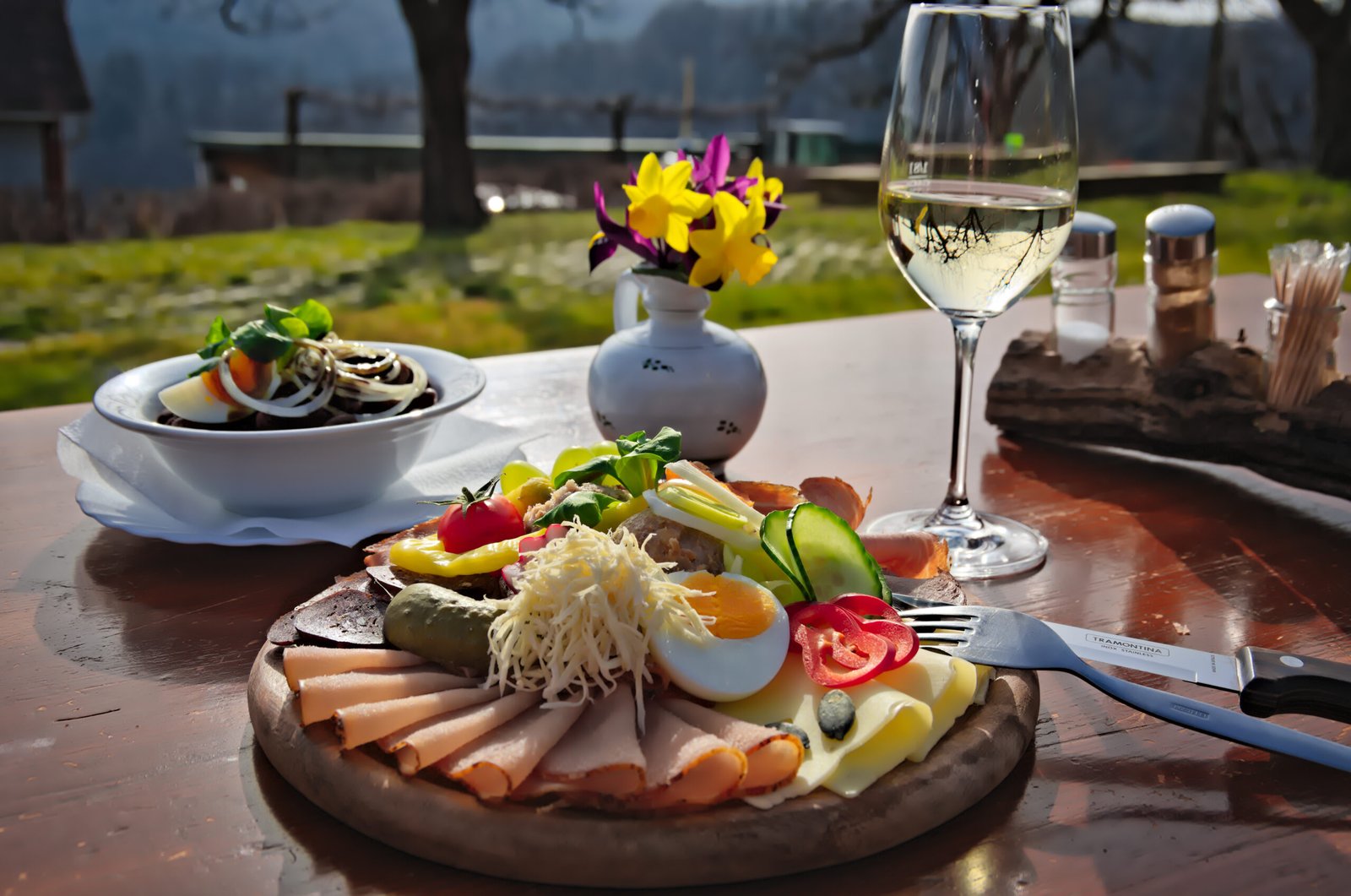 Steirische Brettljause beim Buschenschank in Bad Loipersdorf