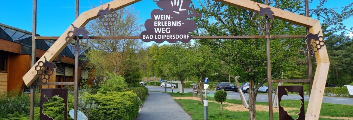 Das Reben-Tor – Kunstobjekt am Wein-Erlebnis-Weg Bad Loipersdorf