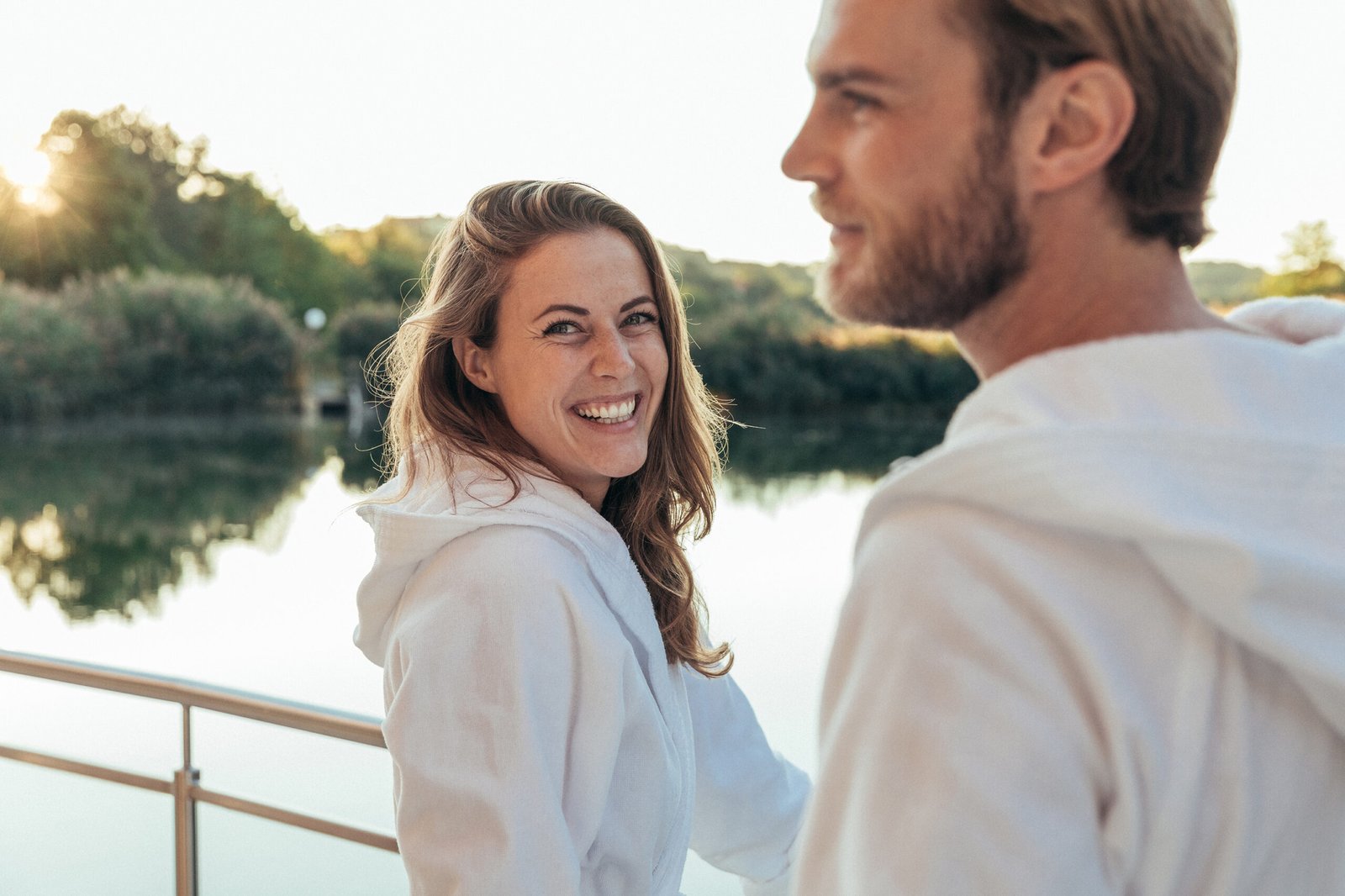 Schaffelbad Bad Loipersdorf – Paar entspannt in der Wellnessoase