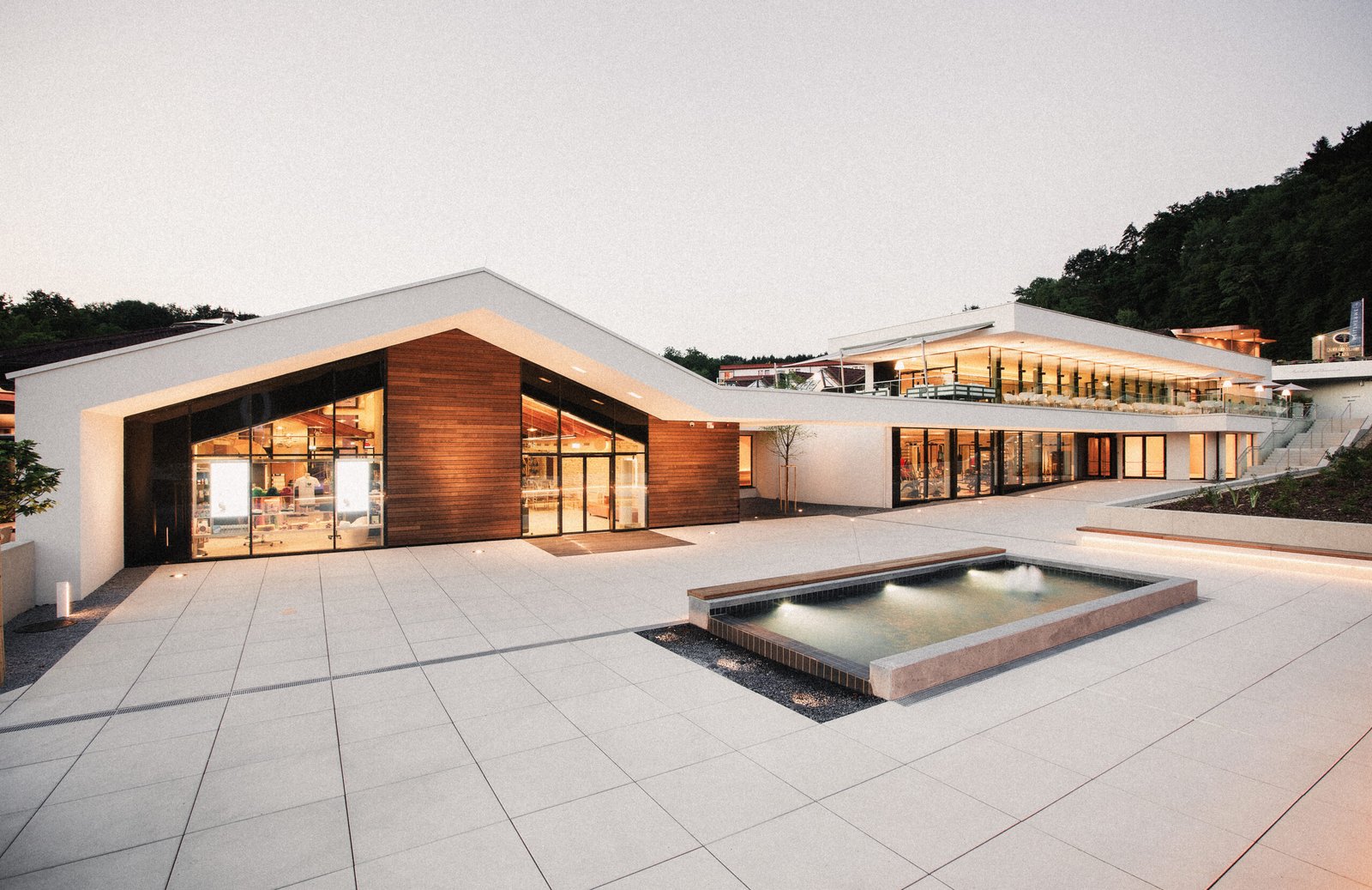 Heiltherme Bad Waltersdorf – Außenanlage mit Quellplatz in der Steiermark